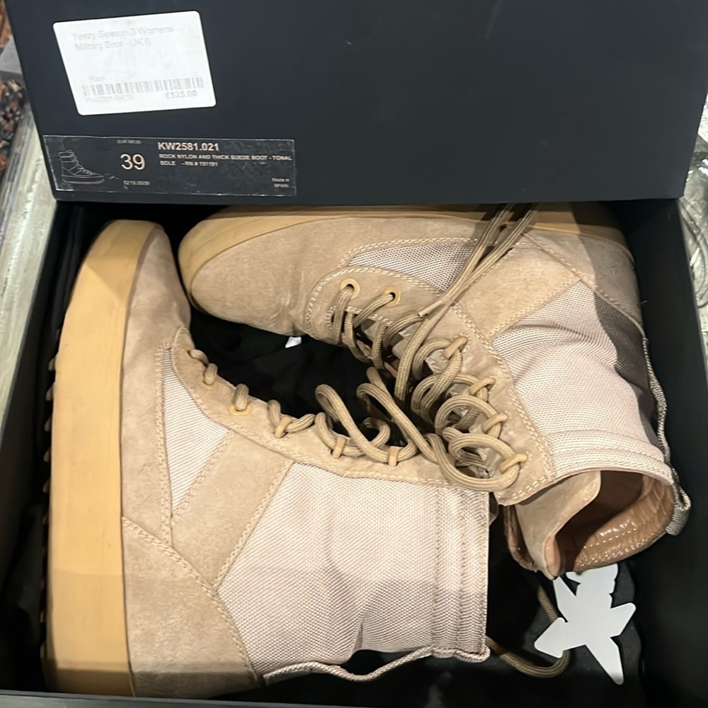 Yeezy season 3 military boots size 39/9